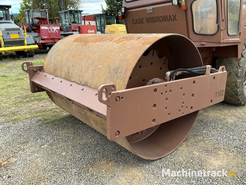 CASE - VIBROMAX 1102 - Bodemverdichter - 1995