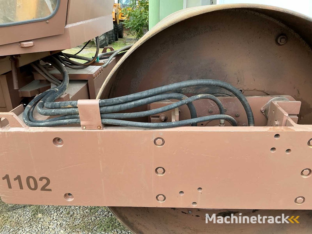 CASE - VIBROMAX 1102 - Bodemverdichter - 1995