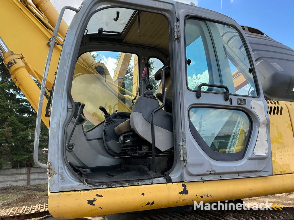 NEW HOLLAND KOBELCO - E 215B - Rupsgraafmachine - 2007