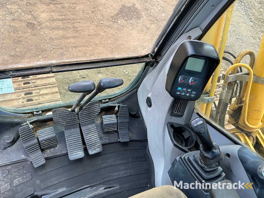 NEW HOLLAND KOBELCO - E 215B - Rupsgraafmachine - 2007