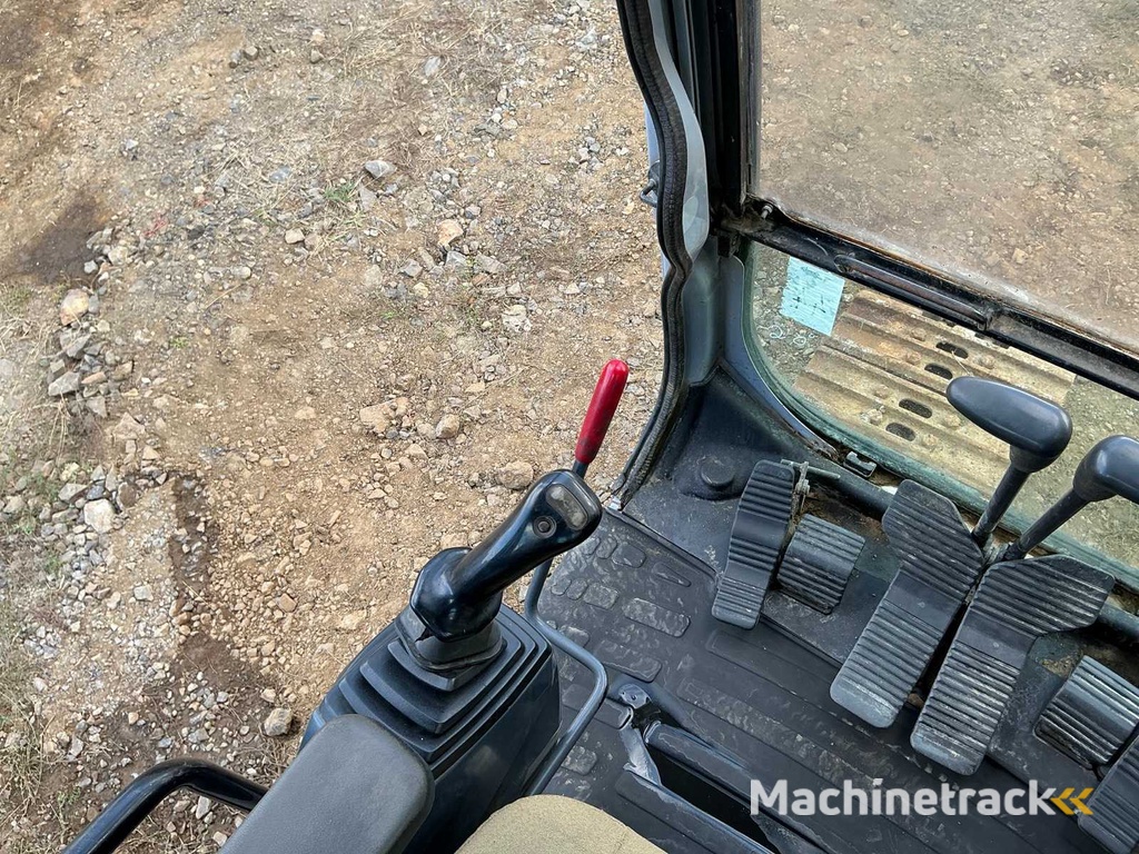 NEW HOLLAND KOBELCO - E 215B - Rupsgraafmachine - 2007