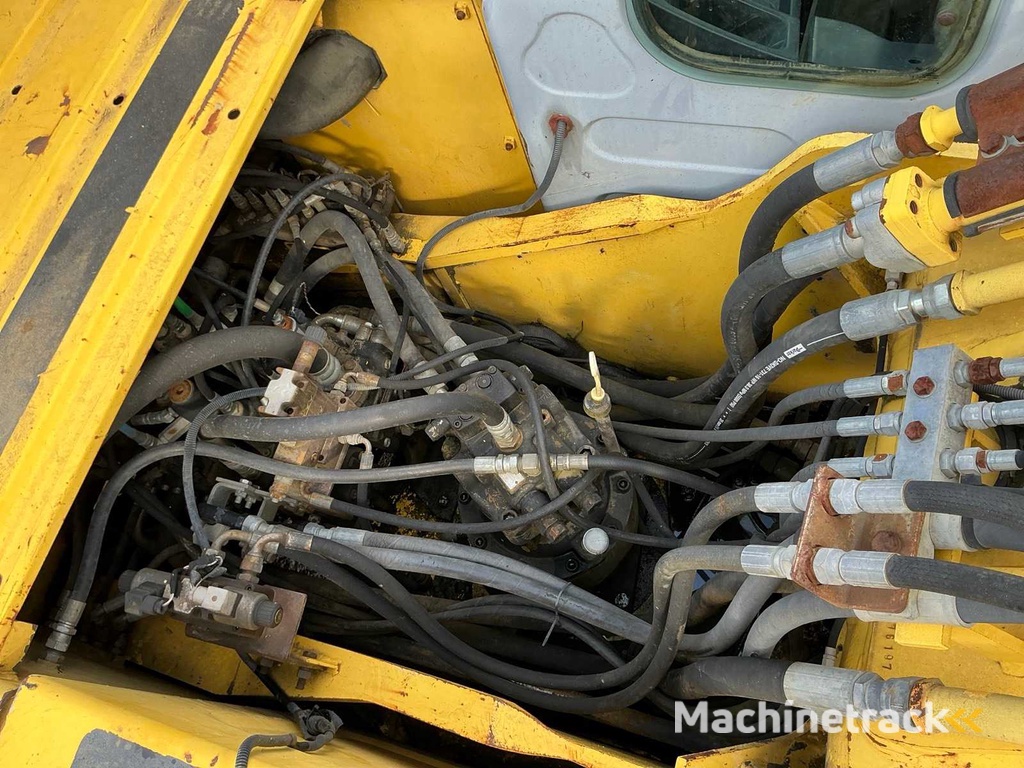 NEW HOLLAND KOBELCO - E 215B - Rupsgraafmachine - 2007