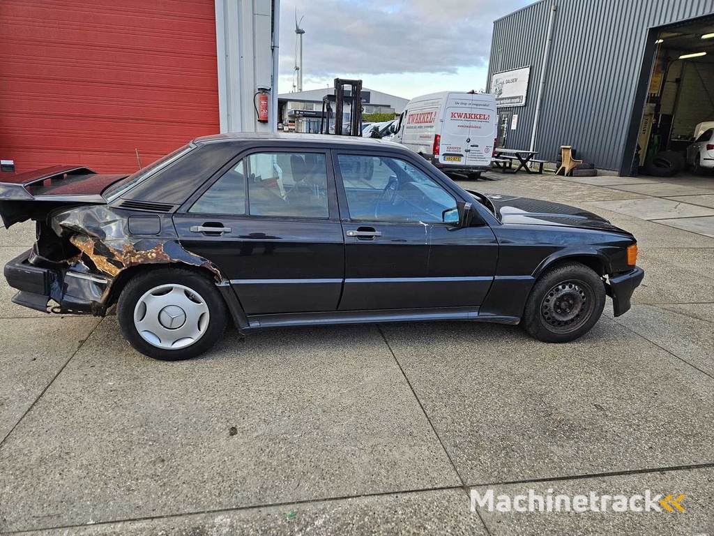 Mercedes-Benz - 190-serie - 2.3/16 E - Classic cars >15