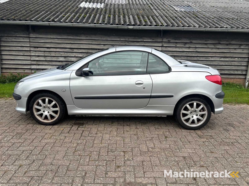 Peugeot - 206 CC - 1.6-16V Premium - Car - 2003