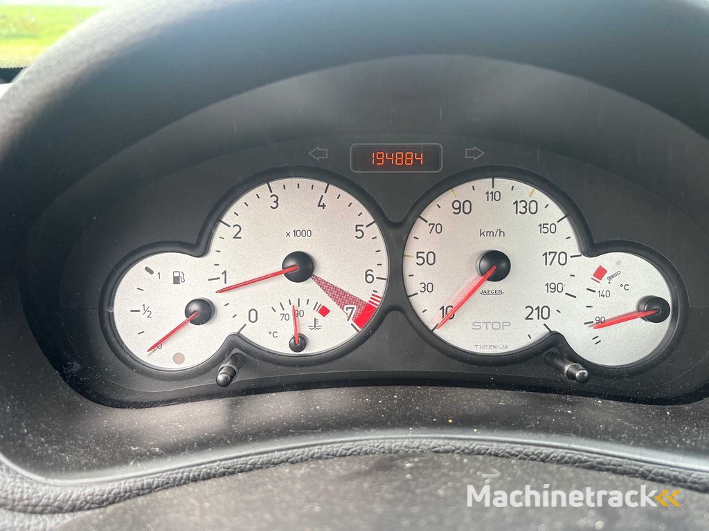 Peugeot - 206 CC - 1.6-16V Premium - Car - 2003