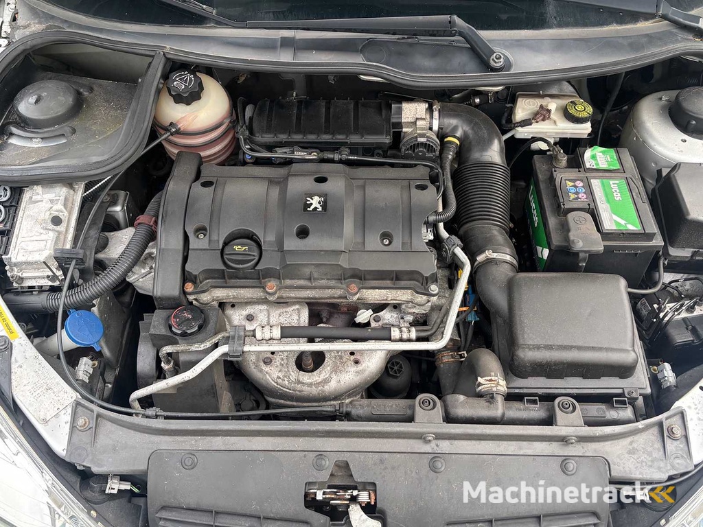 Peugeot - 206 CC - 1.6-16V Premium - Car - 2003