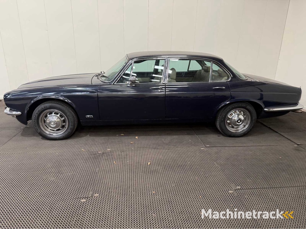 Jaguar - XJ 6 - 4.2 L series 2 automatic - longdoor - Oldtimer - 1977