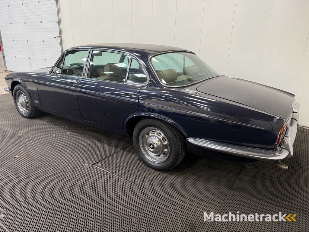 Jaguar - XJ 6 - 4.2 L series 2 automatic - longdoor - Oldtimer - 1977