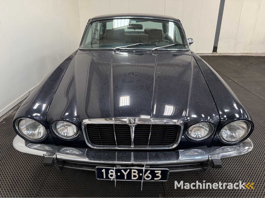 Jaguar - XJ 6 - 4.2 L series 2 automatic - longdoor - Oldtimer - 1977