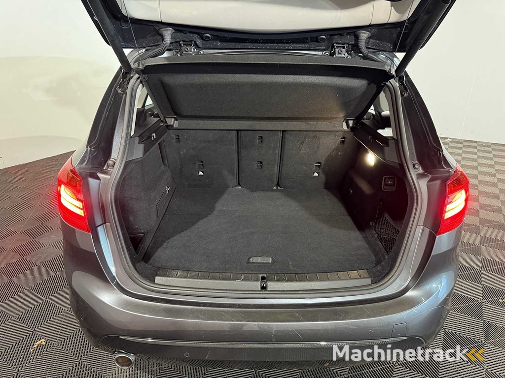 BMW 2-serie Active Tourer 218d Corp. L. Lux, HG-351-B