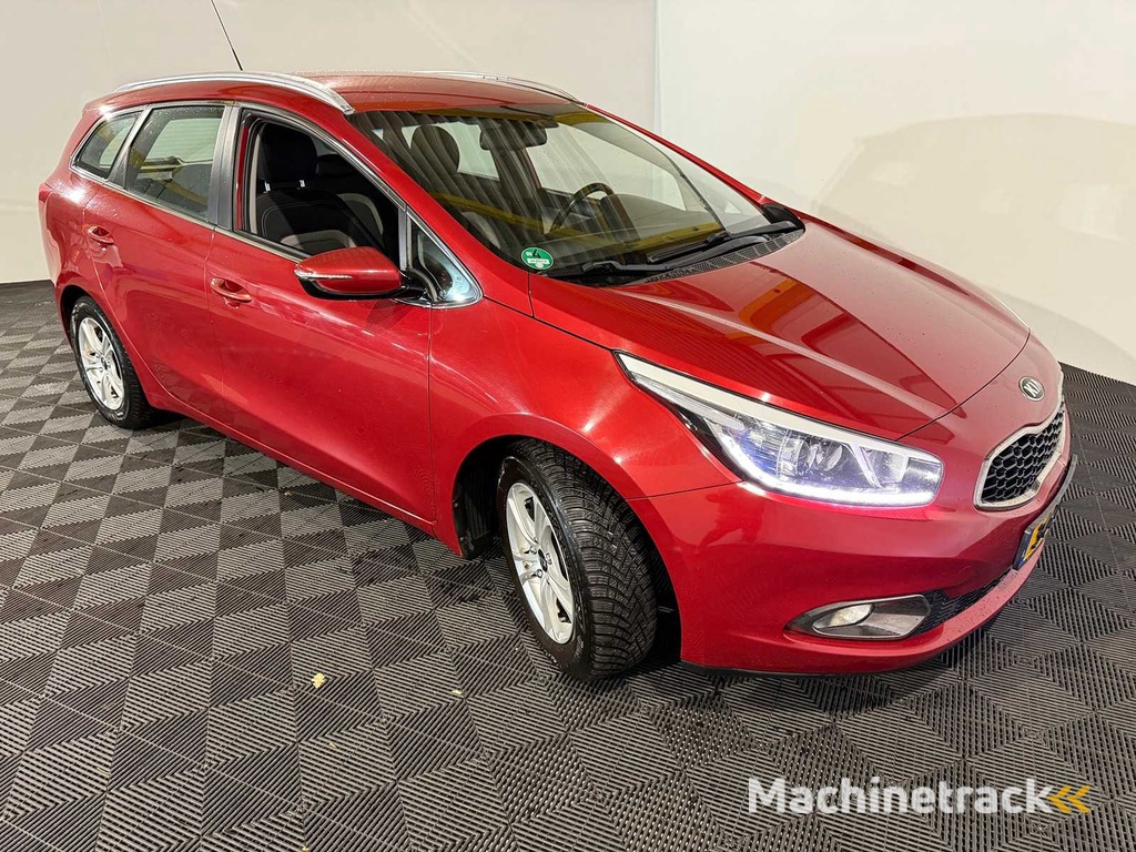 Kia cee'd Sportswagon 1.6 CRDi Plus Pack, 34-ZNH-6