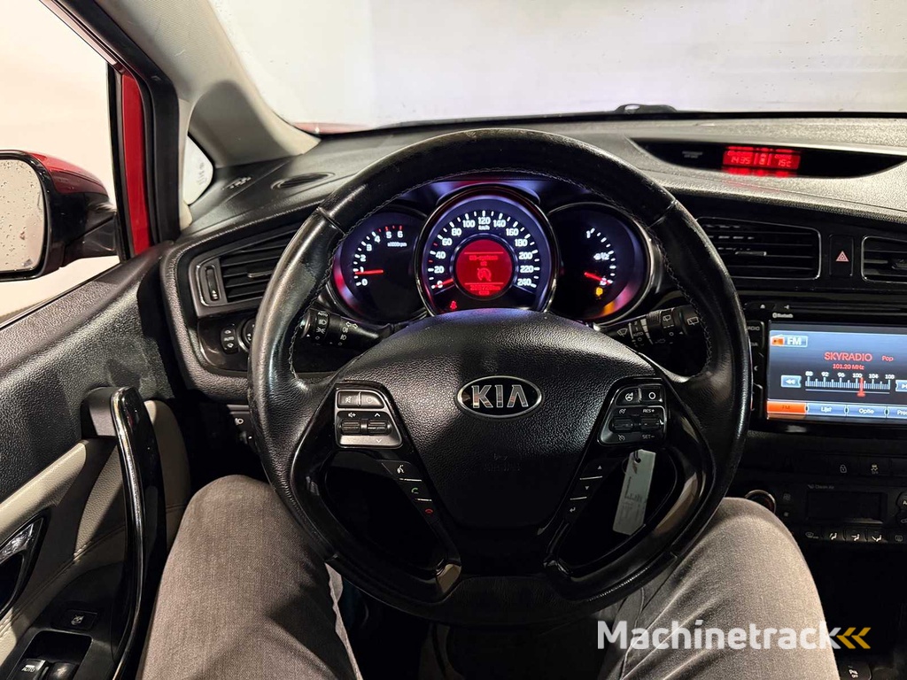 Kia cee'd Sportswagon 1.6 CRDi Plus Pack, 34-ZNH-6