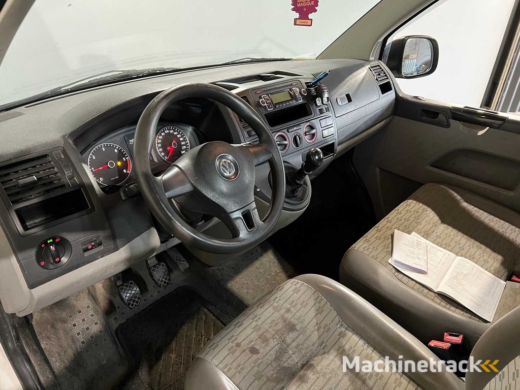 Volkswagen Transporter 2.0 TDI L1H2, 4-VRF-18