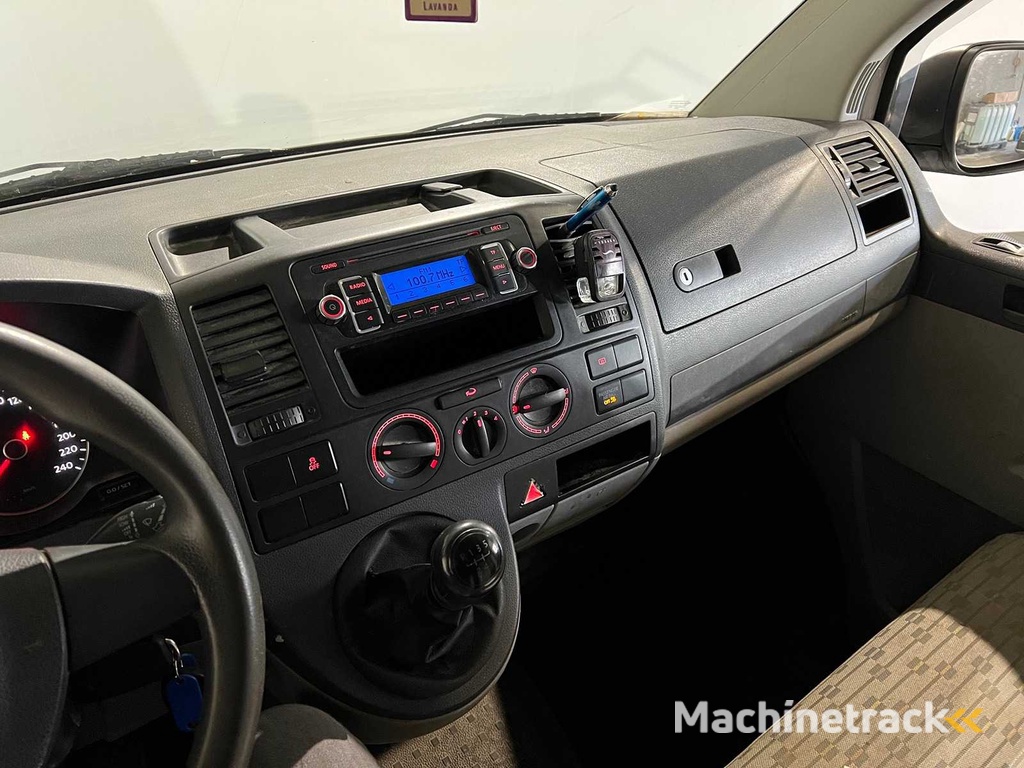 Volkswagen Transporter 2.0 TDI L1H2, 4-VRF-18