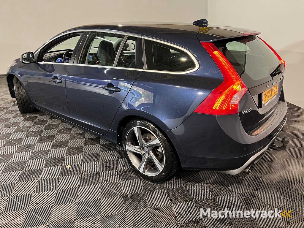 Volvo V60 1.6 T3 Automaat R-Design, 3-KKP-92