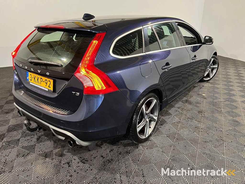 Volvo V60 1.6 T3 Automaat R-Design, 3-KKP-92