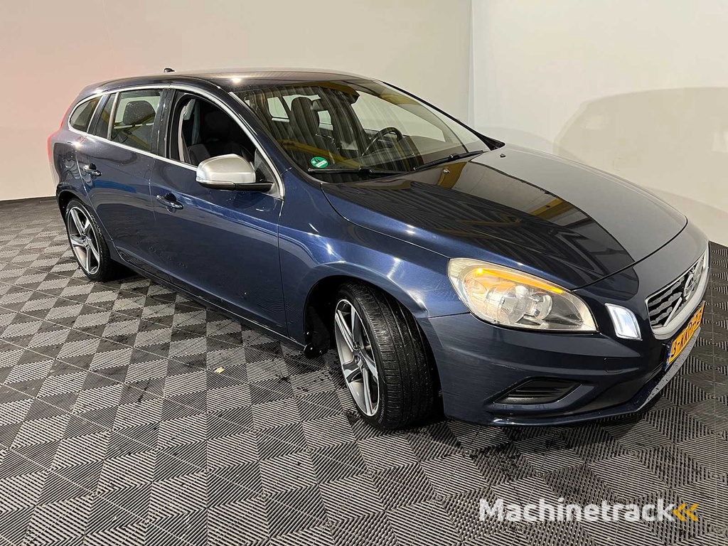 Volvo V60 1.6 T3 Automaat R-Design, 3-KKP-92