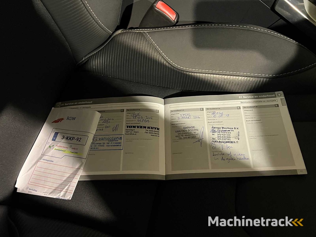 Volvo V60 1.6 T3 Automaat R-Design, 3-KKP-92