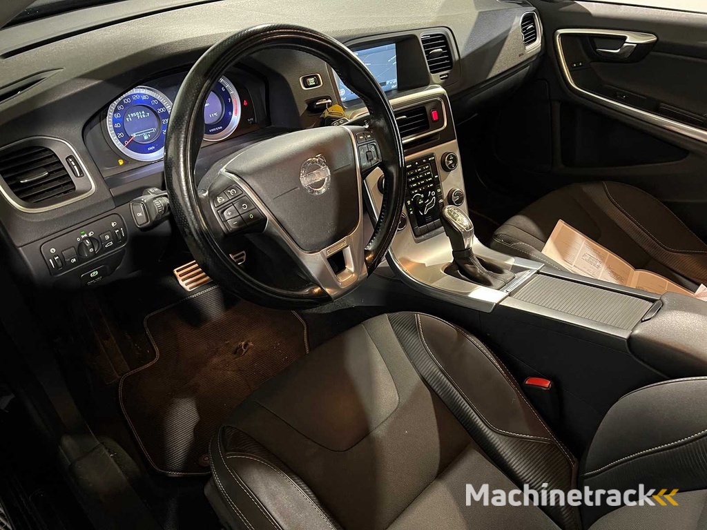 Volvo V60 1.6 T3 Automaat R-Design, 3-KKP-92