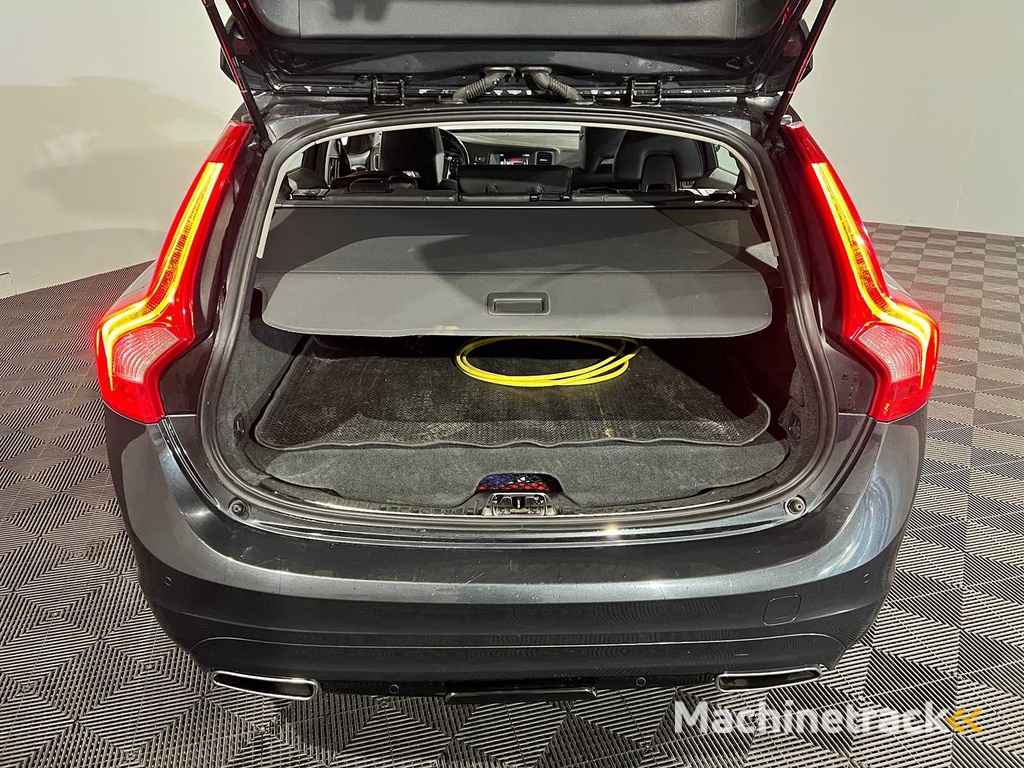 Volvo V60 2.4 D6 AWD Plug-In Summum, 8-TGH-56