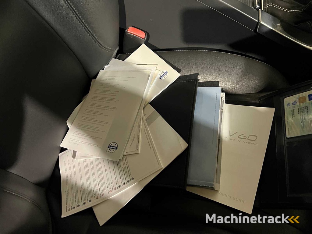Volvo V60 2.4 D6 AWD Plug-In Summum, 8-TGH-56