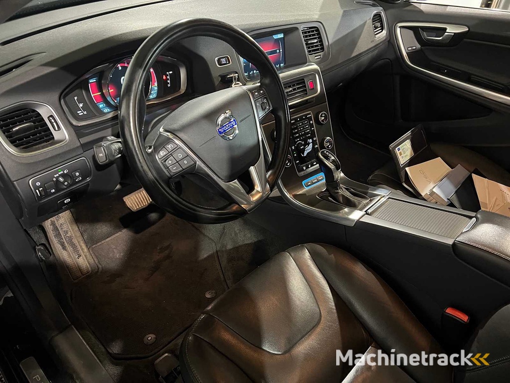 Volvo V60 2.4 D6 AWD Plug-In Summum, 8-TGH-56