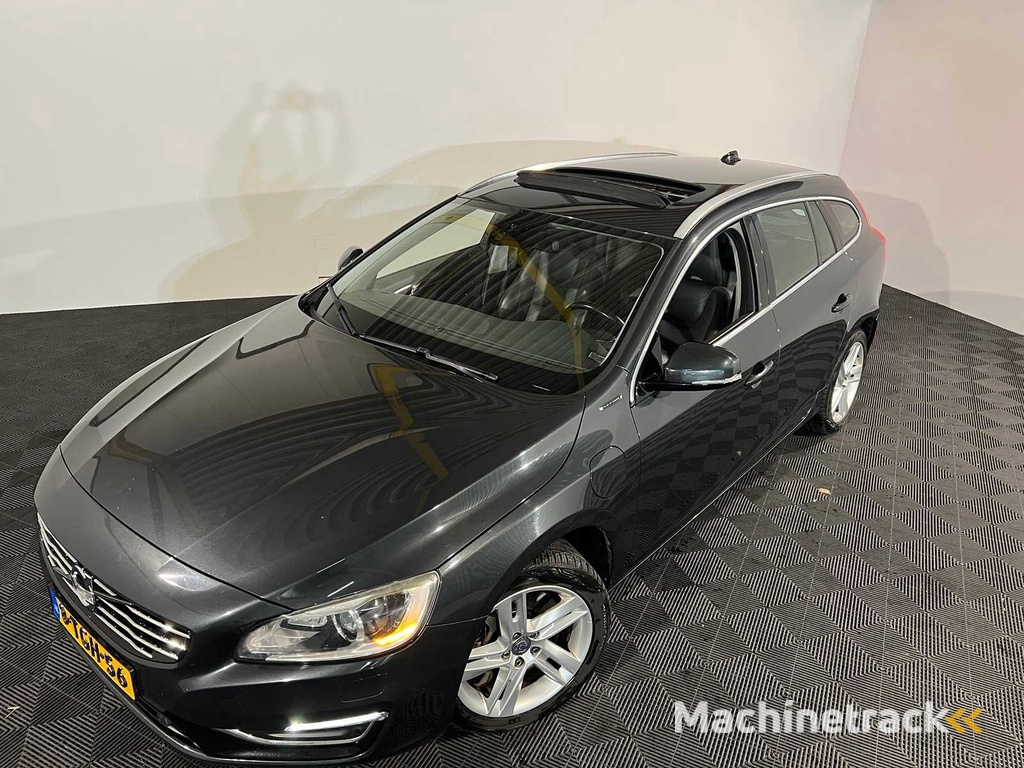 Volvo V60 2.4 D6 AWD Plug-In Summum, 8-TGH-56
