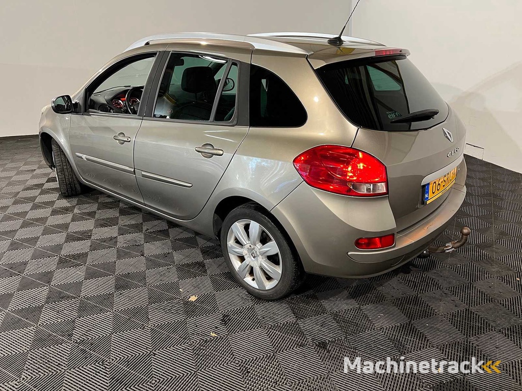 Renault Clio Estate 1.2 TCE Night & Day, 06-SRL-4