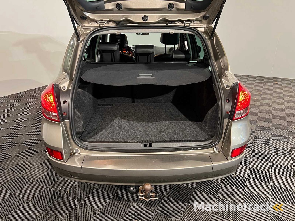 Renault Clio Estate 1.2 TCE Night & Day, 06-SRL-4