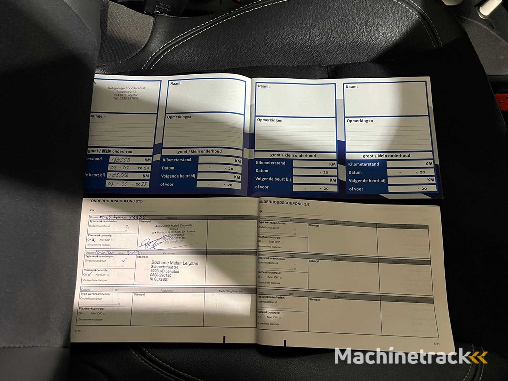 Renault Clio Estate 1.2 TCE Night & Day, 06-SRL-4