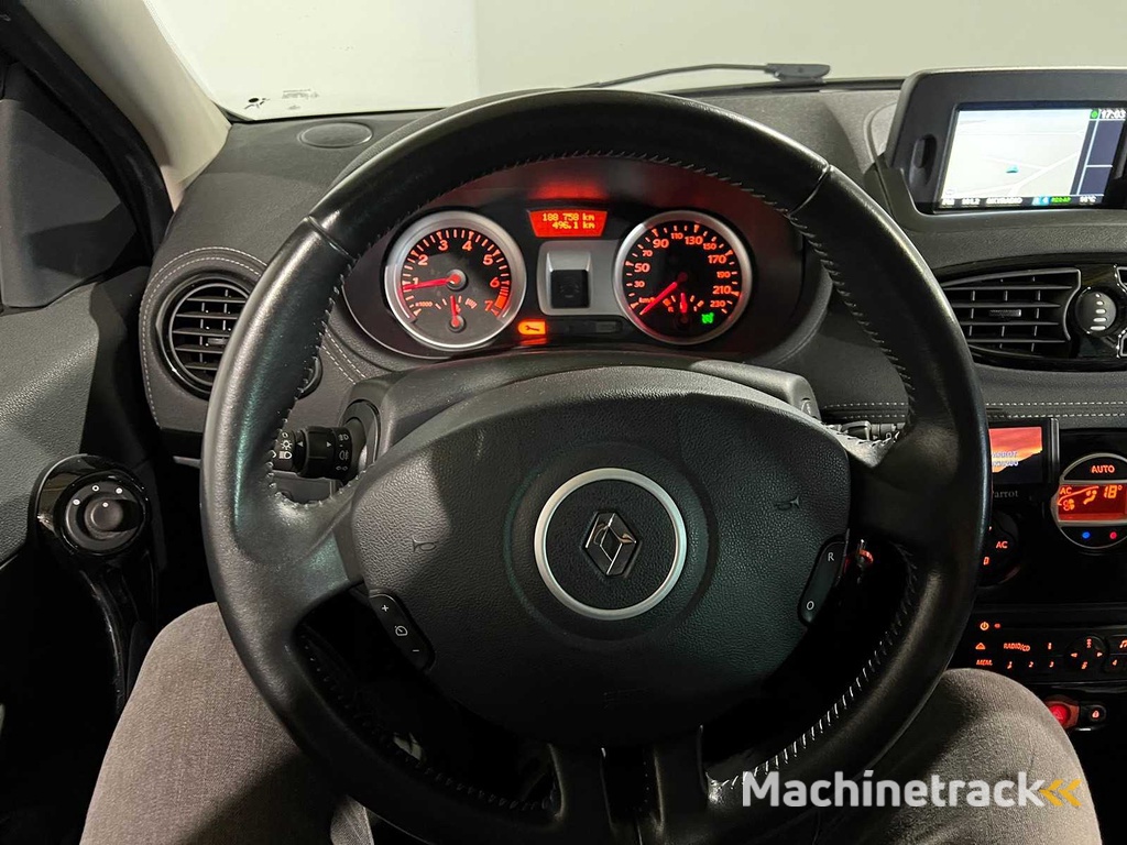 Renault Clio Estate 1.2 TCE Night & Day, 06-SRL-4