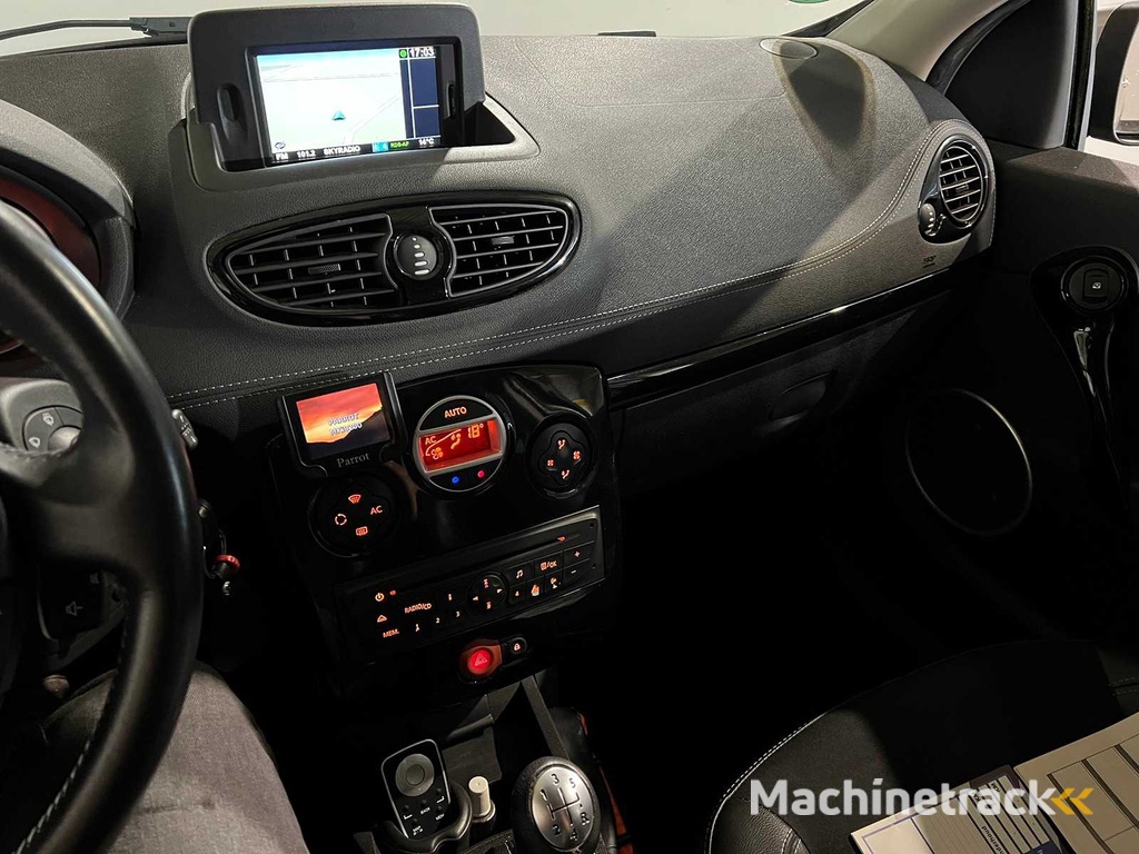 Renault Clio Estate 1.2 TCE Night & Day, 06-SRL-4