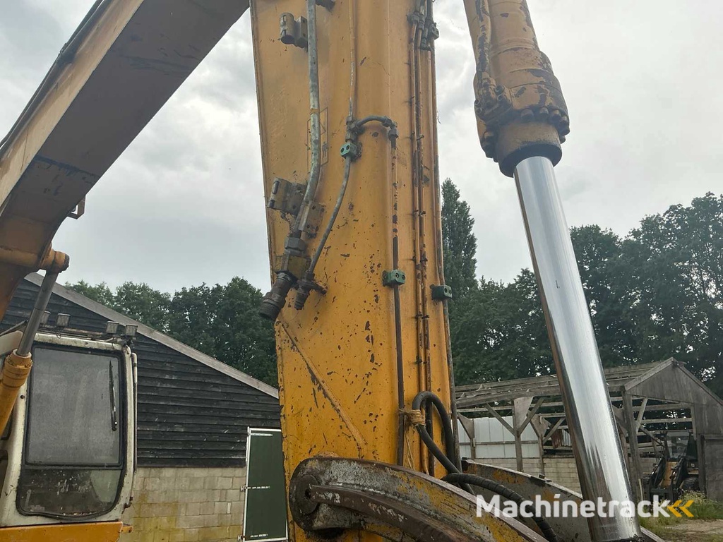 2000 Kato HD823LC Crawler Excavator