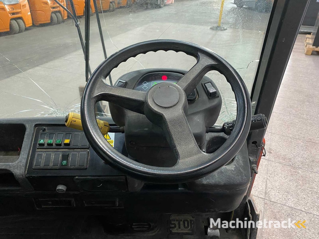 Linde - 2005 - P250 - Industriële trekker