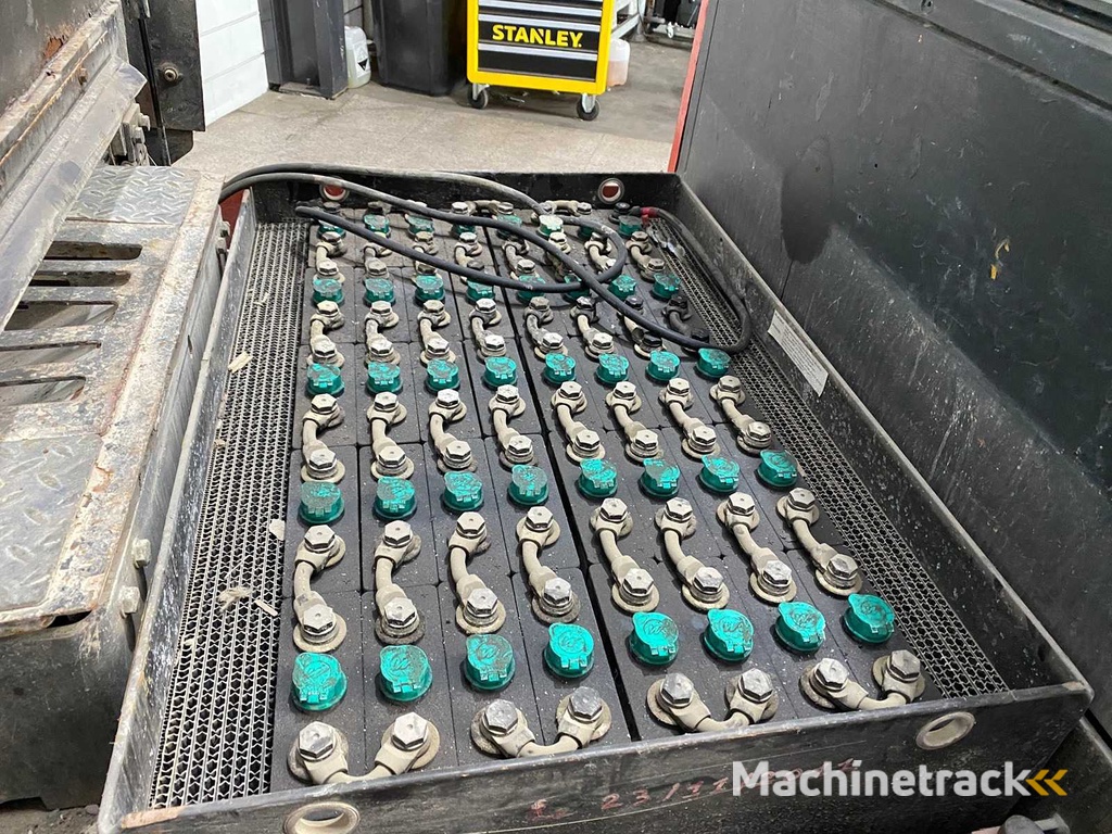 Linde - 2005 - P250 - Industriële trekker