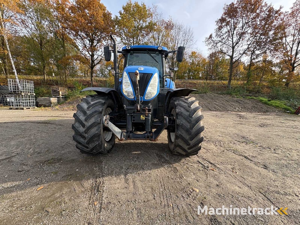 NEW HOLLAND T7.260 Agricultural tractor with all-wheel drive