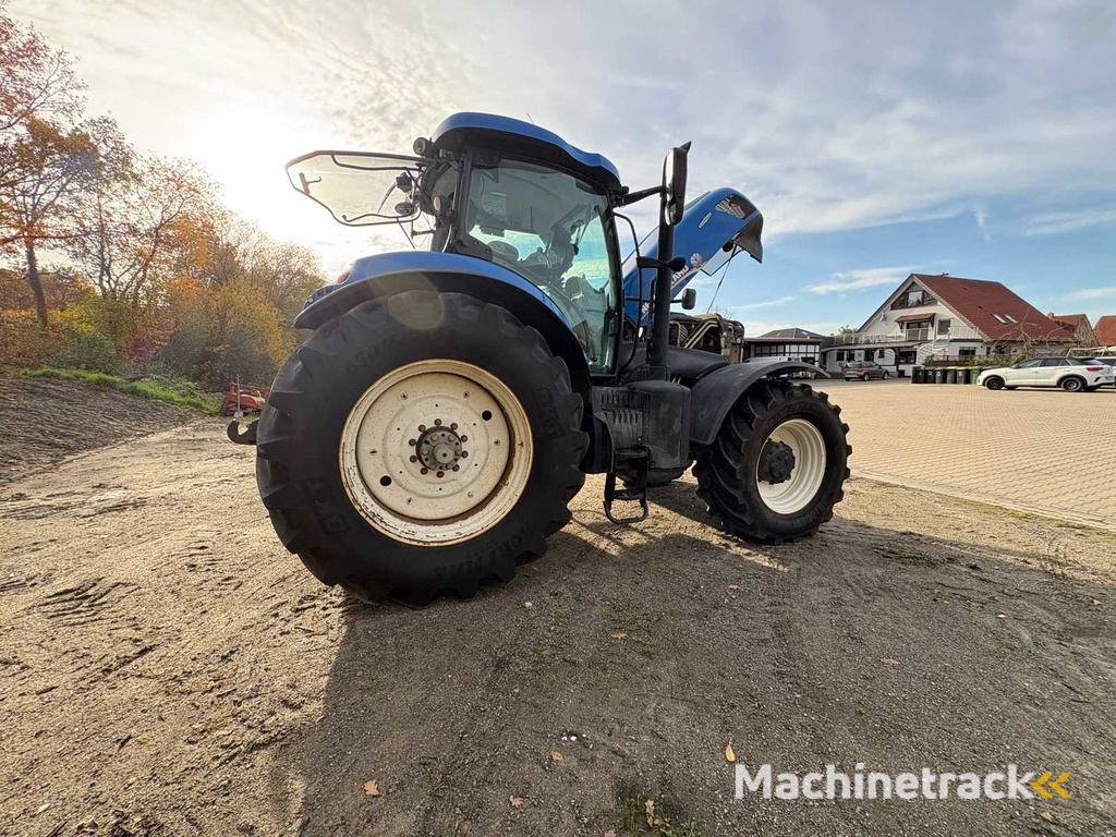 NEW HOLLAND T7.260 Agricultural tractor with all-wheel drive
