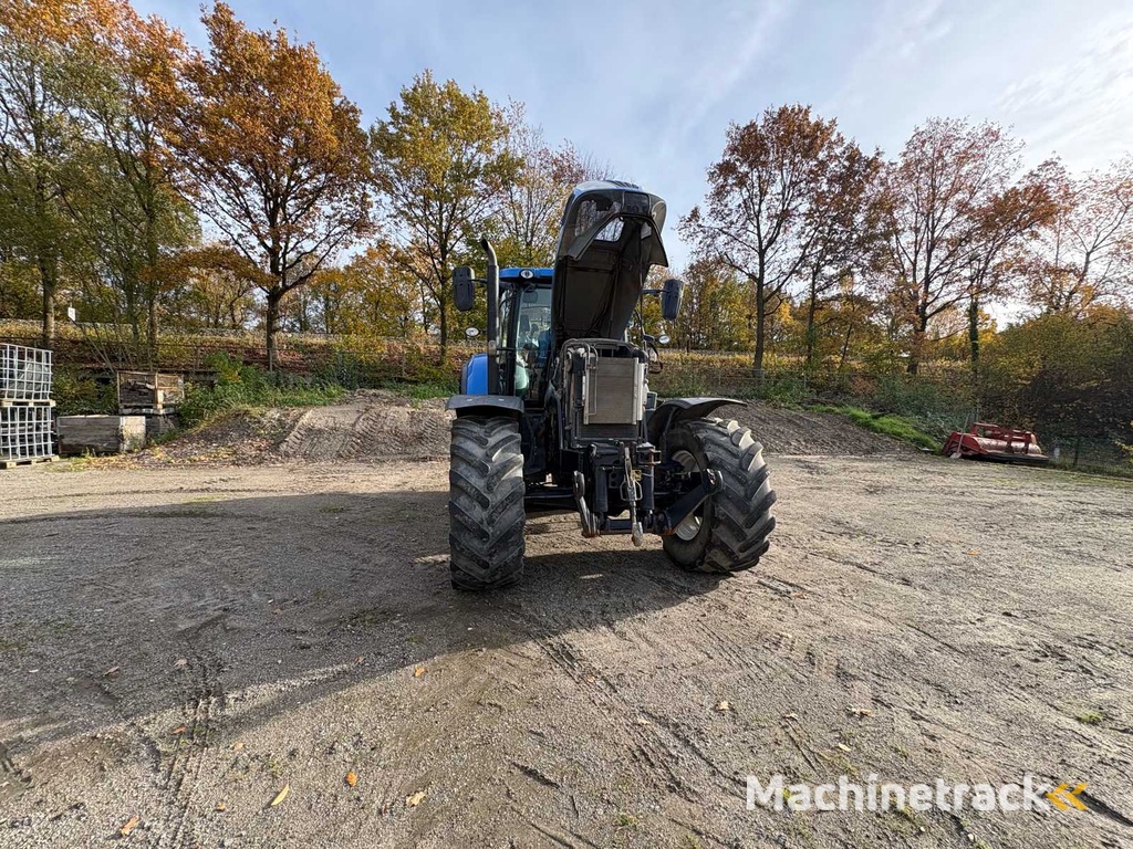 NEW HOLLAND T7.260 Agricultural tractor with all-wheel drive