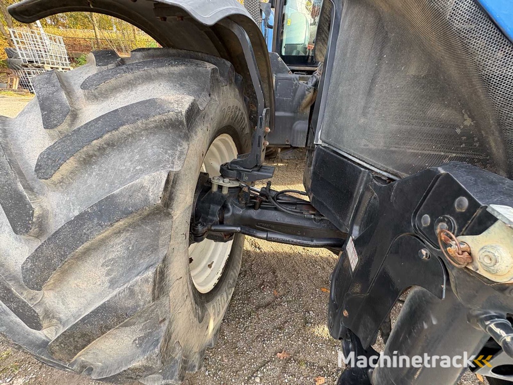 NEW HOLLAND T7.260 Agricultural tractor with all-wheel drive