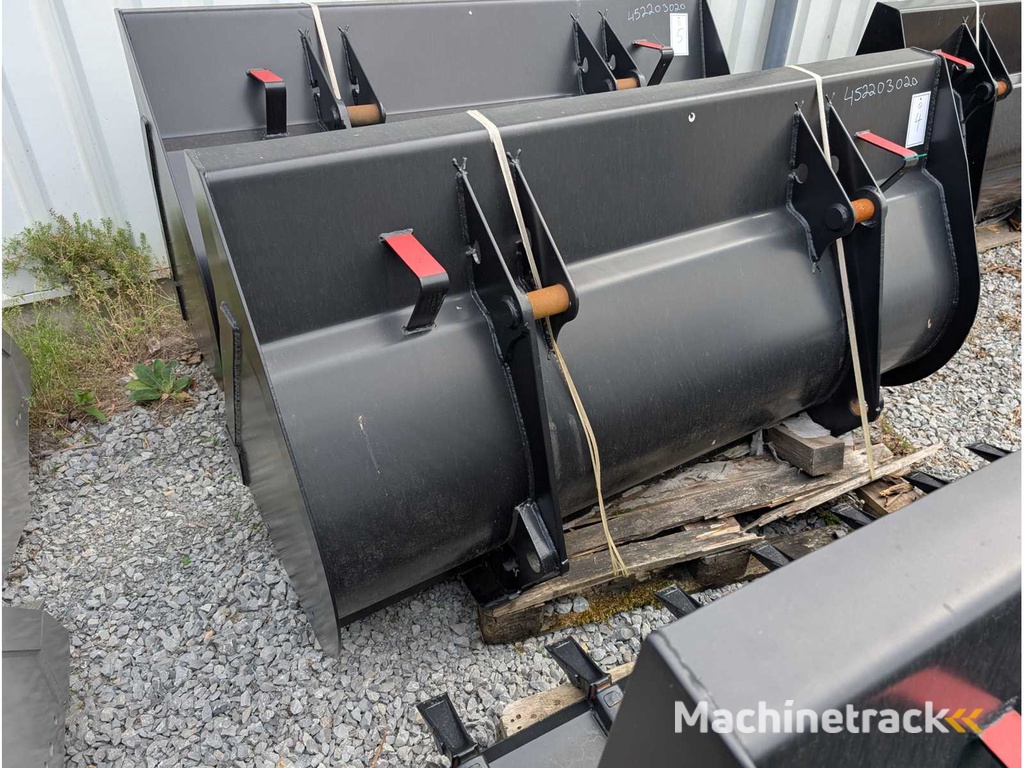 EURON STEEL S.R.O.  ERDSCHAUFEL KOMPLETT MIT ZAEHNEN - 1850 MM - 0.9 CBM