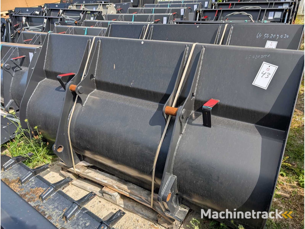 EURON STEEL S.R.O.  ERDSCHAUFEL KOMPLETT MIT ZAEHNEN - 2100 MM - 1.3 CBM