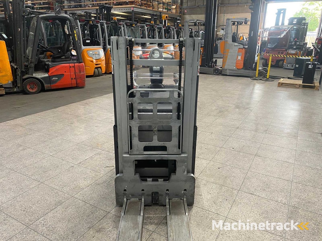 Still - 2021 - EXD-SF20 - Stacker