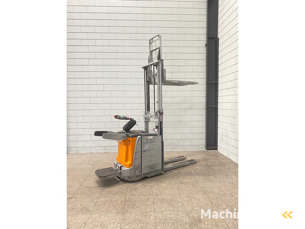 Still - 2021 - EXD-SF20 - Stacker