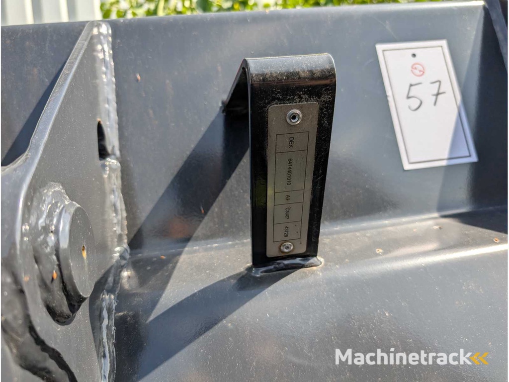 DEKPOL STEEL SP. Z.O.O.  LADESCHAUFEL MIT ZAEHNEN - AS - 1850 MM - 0.80 CBM