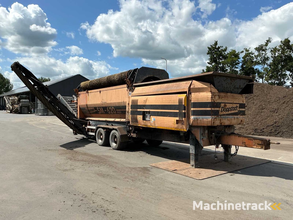 2008 Doppstadt SM-620 profi Mobile drum screening system