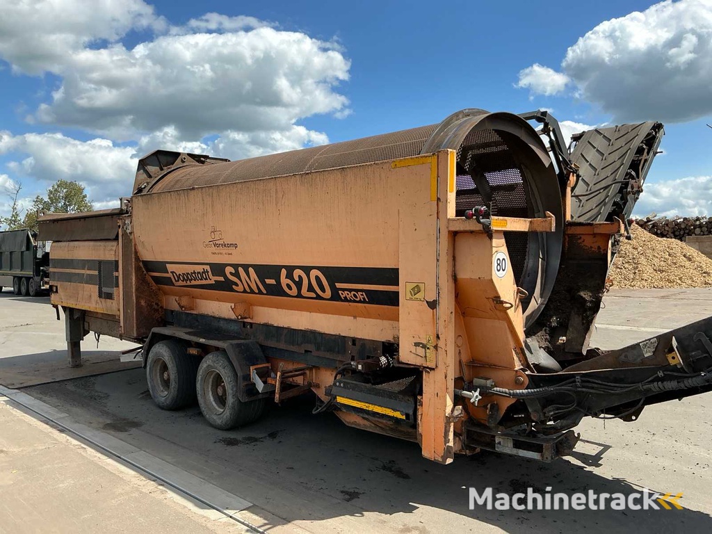 2008 Doppstadt SM-620 profi Mobile drum screening system