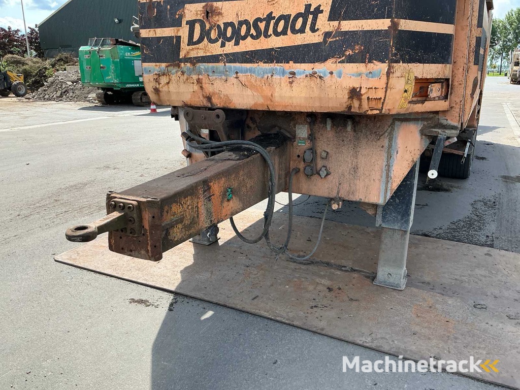 2008 Doppstadt SM-620 profi Mobile drum screening system