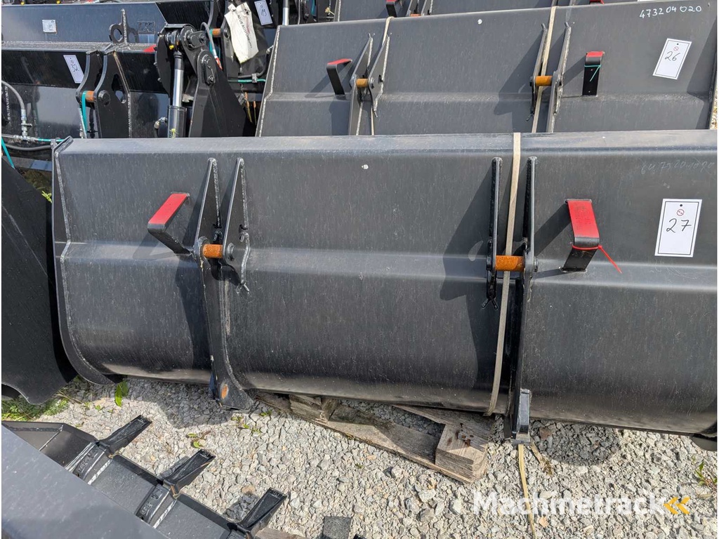 EURON STEEL S.R.O.  LADESCHAUFEL KOMPLETT MIT ZAEHNEN - 1850 MM - 0.7 CBM