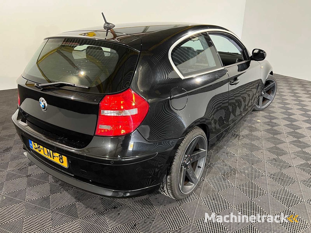 BMW 1er 116i Business Line Style, 58-LNF-8