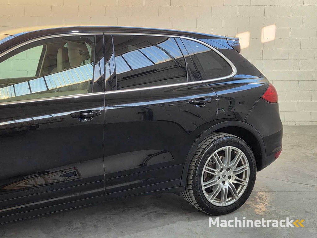 PORSCHE - CAYENNE - Luxus-Sport-SUV -